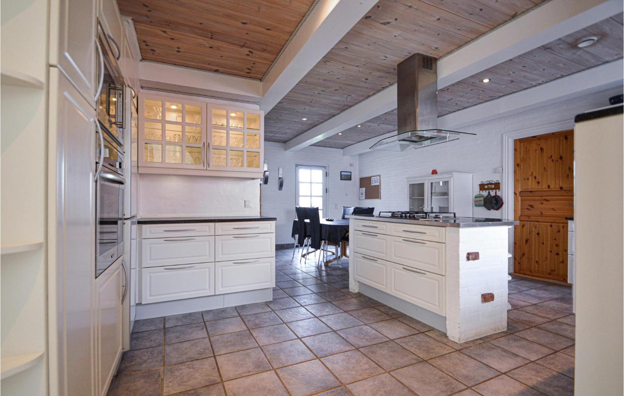 Awesome Home In Bredebro With Kitchen Ballum Buitenkant foto