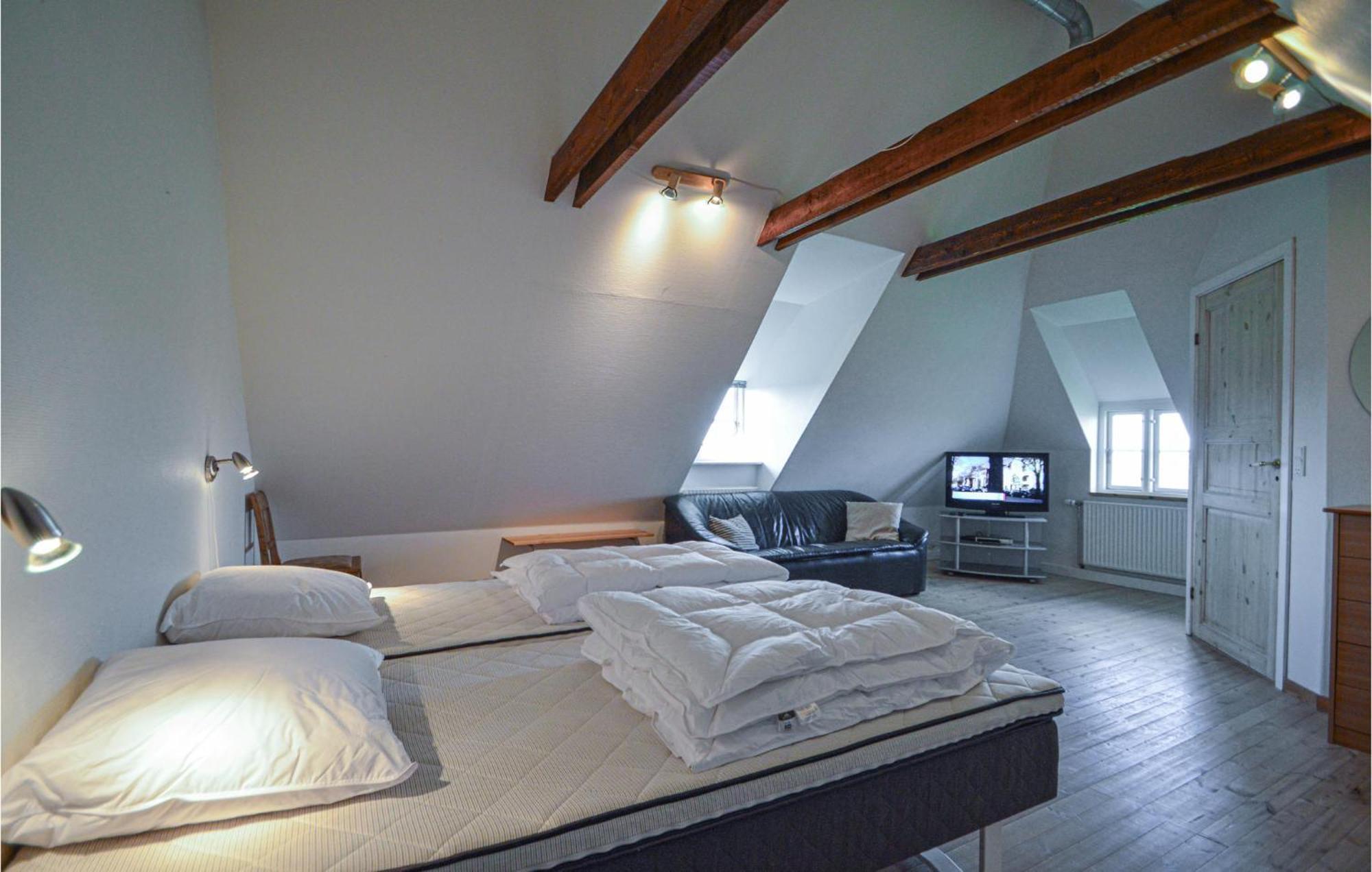 Awesome Home In Bredebro With Kitchen Ballum Buitenkant foto