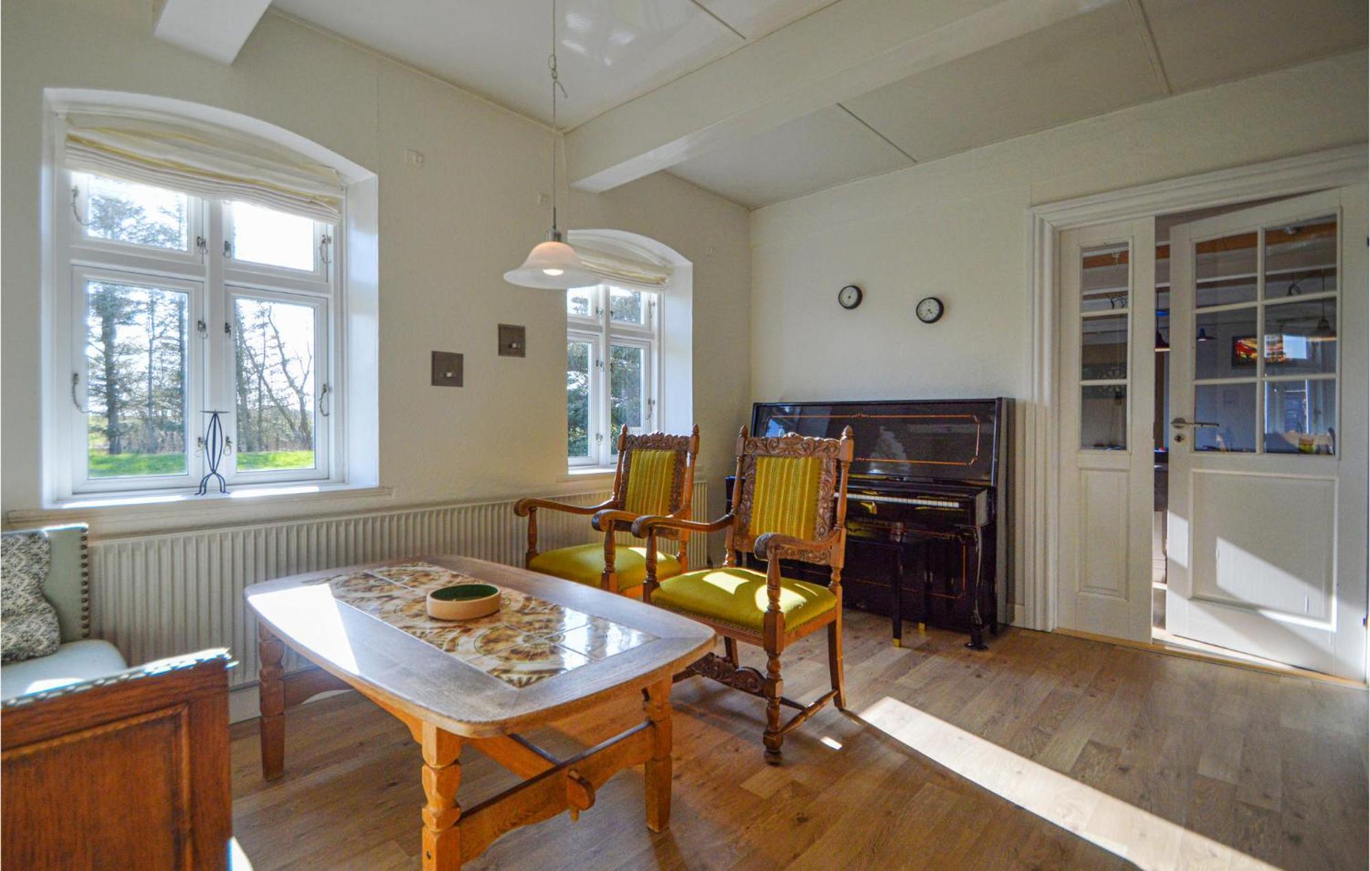 Awesome Home In Bredebro With Kitchen Ballum Buitenkant foto