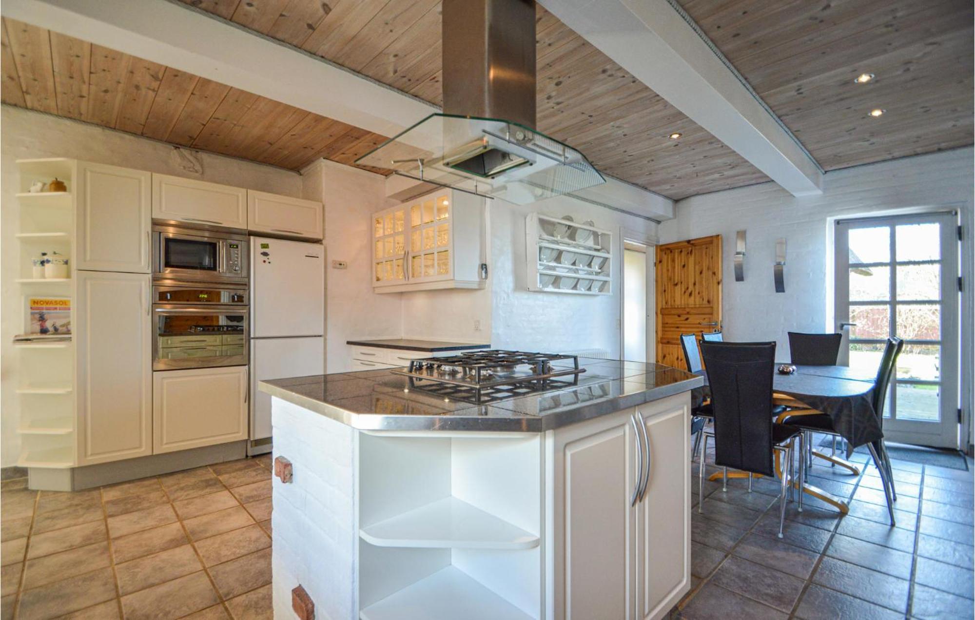 Awesome Home In Bredebro With Kitchen Ballum Buitenkant foto