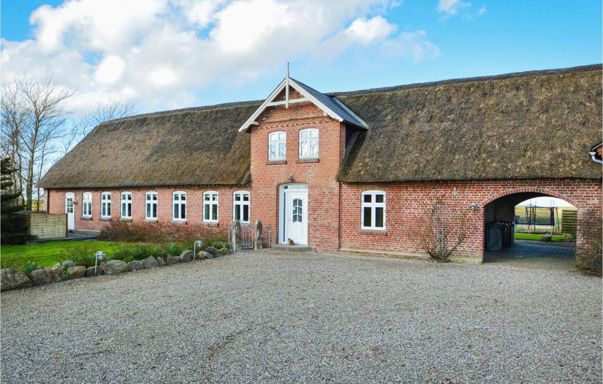 Awesome Home In Bredebro With Kitchen Ballum Buitenkant foto
